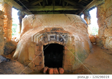 やちむんの里　登り窯 128296019