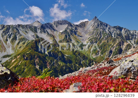 蝶ヶ岳から望む穂高連峰と槍ヶ岳 128296839
