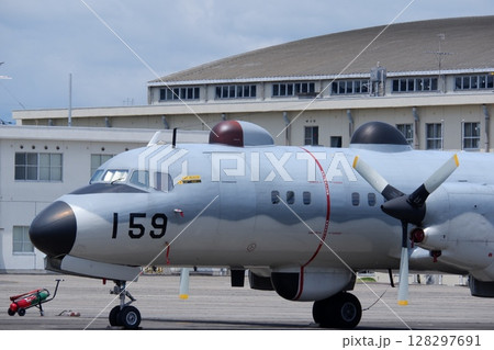 航空自衛隊のYS11EB電波情報収集機 128297691