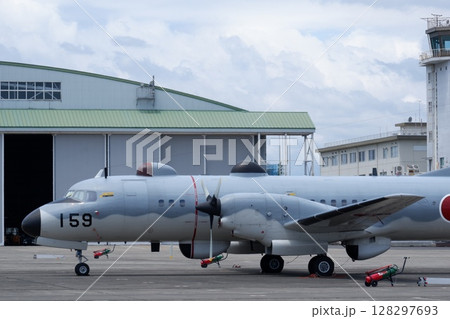 航空自衛隊のYS11EB電波情報収集機 128297693