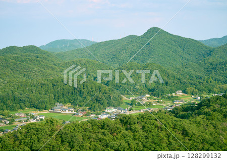 山間の集落 山間の集落 128299132