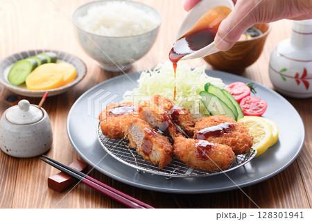 サクサクヒレカツ定食 とんかつと彩り野菜の和風御膳 サクサクヒレカツ定食 とんかつと彩り野菜の和風御膳 128301941