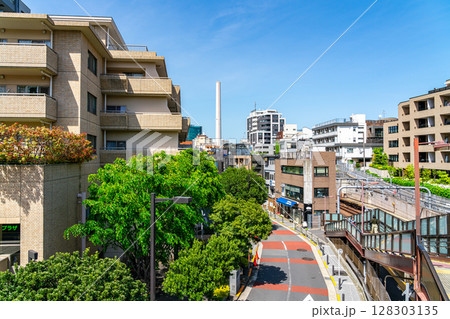 【東京都】落ち着いた雰囲気が素敵な代官山の街並み 128303135