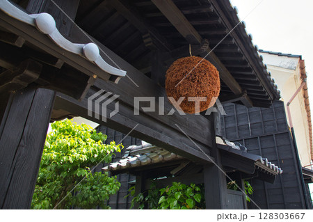 老舗の酒蔵 128303667