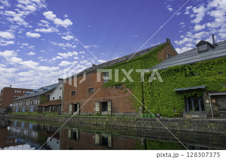 青空の小樽運河 青空の小樽運河 128307375