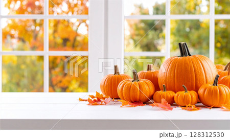 窓辺のハロウィン、収穫感謝祭のデコテーション 128312530