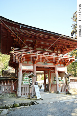 滋賀県　日吉大社　全国約3,800社の日吉・日枝・山王神社の総本宮 128312540