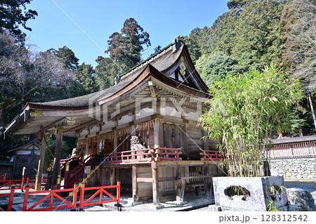 滋賀県　日吉大社　全国約3,800社の日吉・日枝・山王神社の総本宮 128312542