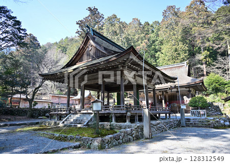 滋賀県　日吉大社　全国約3,800社の日吉・日枝・山王神社の総本宮 128312549