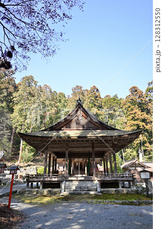 滋賀県　日吉大社　全国約3,800社の日吉・日枝・山王神社の総本宮 128312550