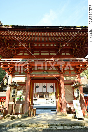 滋賀県　日吉大社　全国約3,800社の日吉・日枝・山王神社の総本宮 128312572