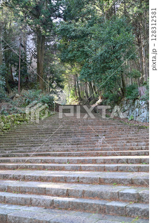 滋賀県　日吉大社　全国約3,800社の日吉・日枝・山王神社の総本宮 128312581