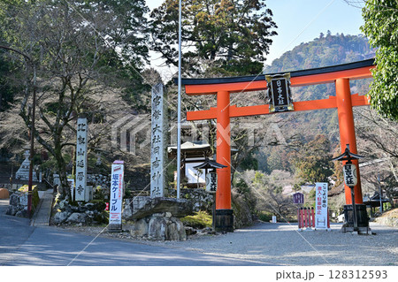 滋賀県　日吉大社　全国約3,800社の日吉・日枝・山王神社の総本宮 128312593