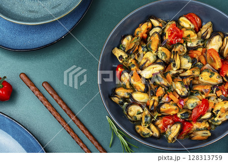 Cooked tasty mussels. Cooked tasty mussels. 128313759