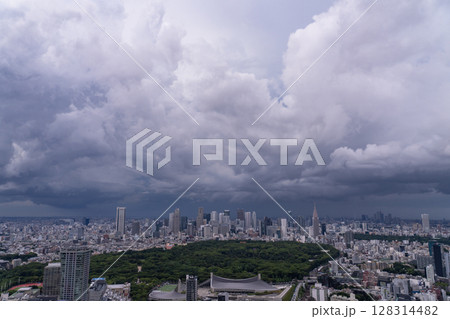 《東京都》大雨が迫る東京の空 《東京都》大雨が迫る東京の空 128314482