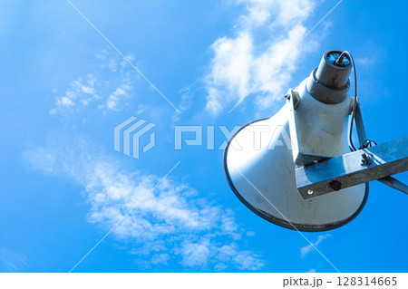 青空と町内会のスピーカー 128314665