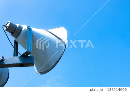 青空と町内会のスピーカー 青空と町内会のスピーカー 128314666