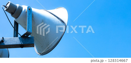 青空と町内会のスピーカー 128314667