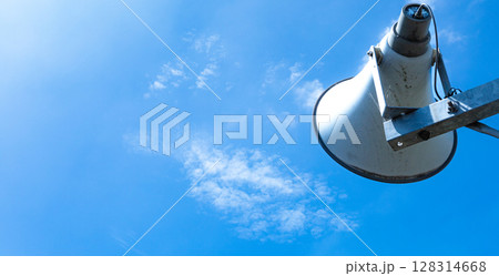 青空と町内会のスピーカー 128314668