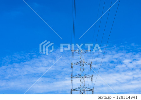 青空と鉄塔と送電線 青空と鉄塔と送電線 128314941