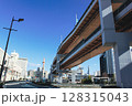 歩道橋から見た風景 128315043