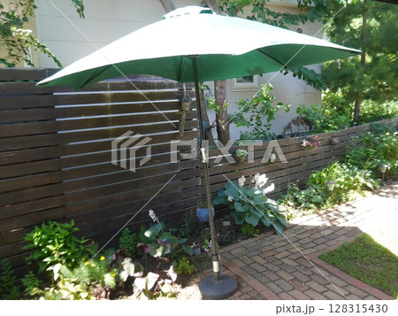 庭用パラソル 128315430