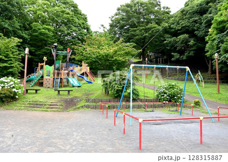 横浜市神奈川区　豊顕寺市民の森の遊具（こどもの遊び場） 128315887