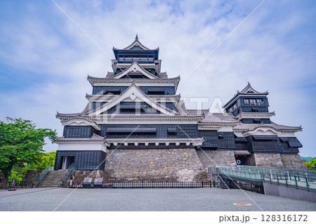 (熊本県)晴天下の熊本城 (熊本県)晴天下の熊本城 128316172