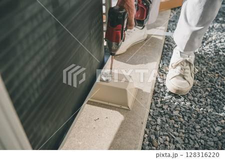 エアコン樹脂架台 128316220