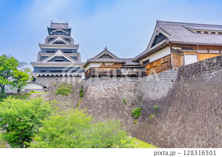 （熊本県）地震被害による修復作業が行われている熊本城 128316501