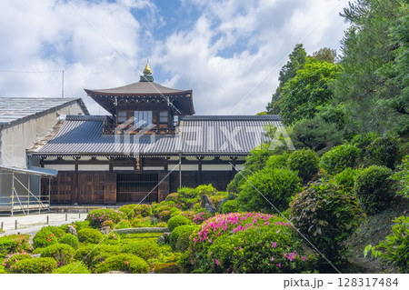 東福寺　開山堂　新緑の季節（京都市東山区） 128317484