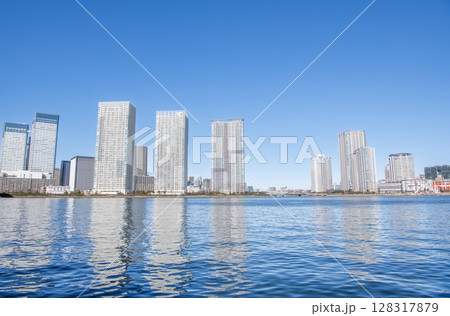 東京都中央区晴海　快晴の晴海の超高層マンション郡（タワーマンション） 128317879