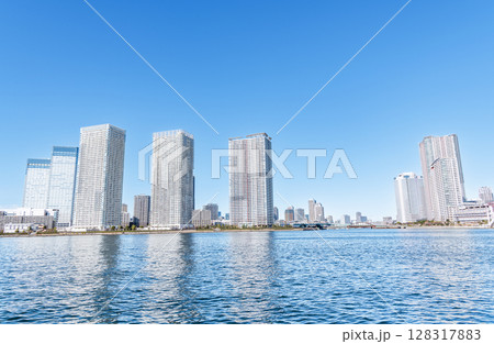 東京都中央区晴海　快晴の晴海の超高層マンション郡（タワーマンション） 128317883