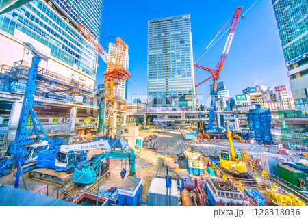 日本の東京都市景観 新橋脚出現！…完全消滅、さよなら渋谷駅西口。中央のビルも完全に解体…重機続々 128318036
