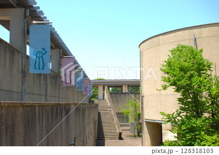 大分市美術館で撮影 128318103