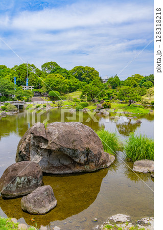 (熊本県)晴天下の水前寺成趣園 (熊本県)晴天下の水前寺成趣園 128318218