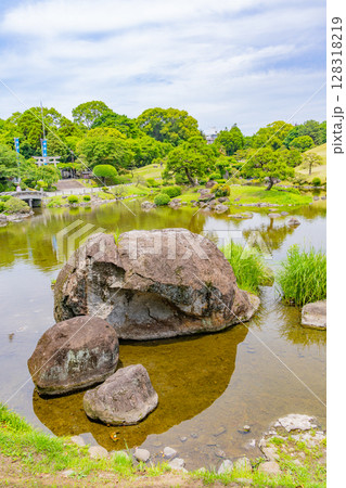 (熊本県)晴天下の水前寺成趣園 (熊本県)晴天下の水前寺成趣園 128318219