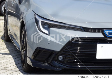 自動車イメージ トヨタ カローラツーリングのフロントマスク 自動車イメージ トヨタ カローラツーリングのフロントマスク 128323701