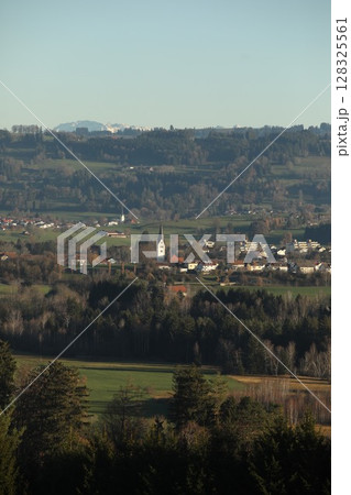 Beautiful view of a town with a church in the middle 128325561
