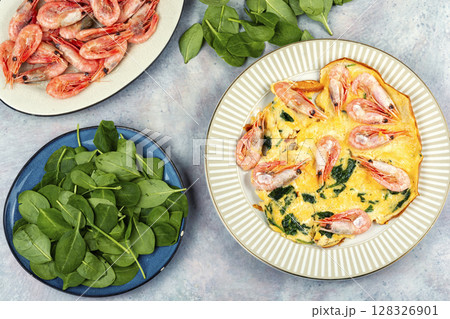 Crispy egg omelette with shrimp or prawns. 128326901