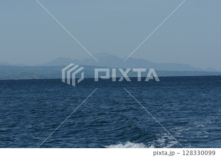 鳥取　四季の散歩　春　松島　遊覧船 128330099