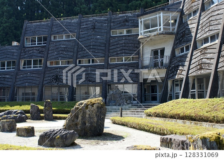 鳥取　四季の散歩　夏　佐治　黎明の庭 128331069