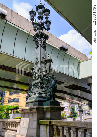 日本橋(にほんばし) 江戸時代からの商業、文化の中心地 日本橋(にほんばし) 江戸時代からの商業、文化の中心地 128331768