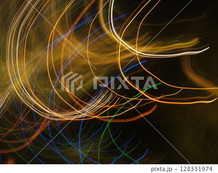 夜に描かれたカラフルなリズム 128331974