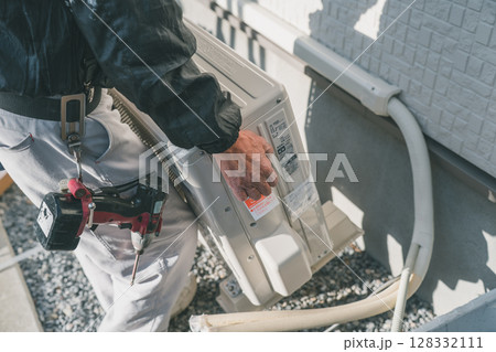 エアコン取り付け 128332111