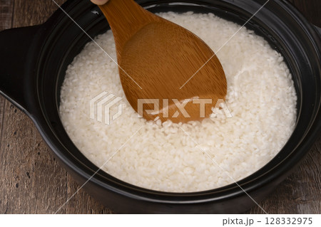 実山椒の炊き込みご飯を炊く工程 128332975