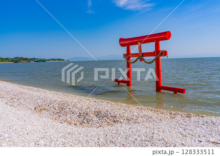 （佐賀県）有明海　大魚神社の海中鳥居 128333511