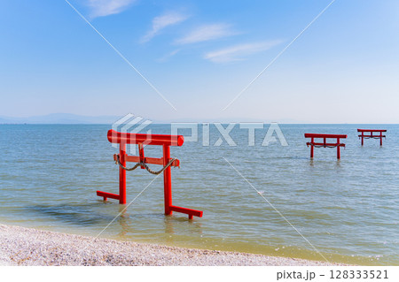 （佐賀県）有明海　大魚神社の海中鳥居 128333521