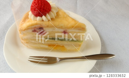 手作りクレープいちごのケーキのイメージ 手作りクレープいちごのケーキのイメージ 128333632