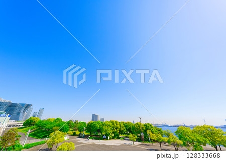 【神奈川県】5月・青空と綺麗な海の横浜を観光 【神奈川県】5月・青空と綺麗な海の横浜を観光 128333668